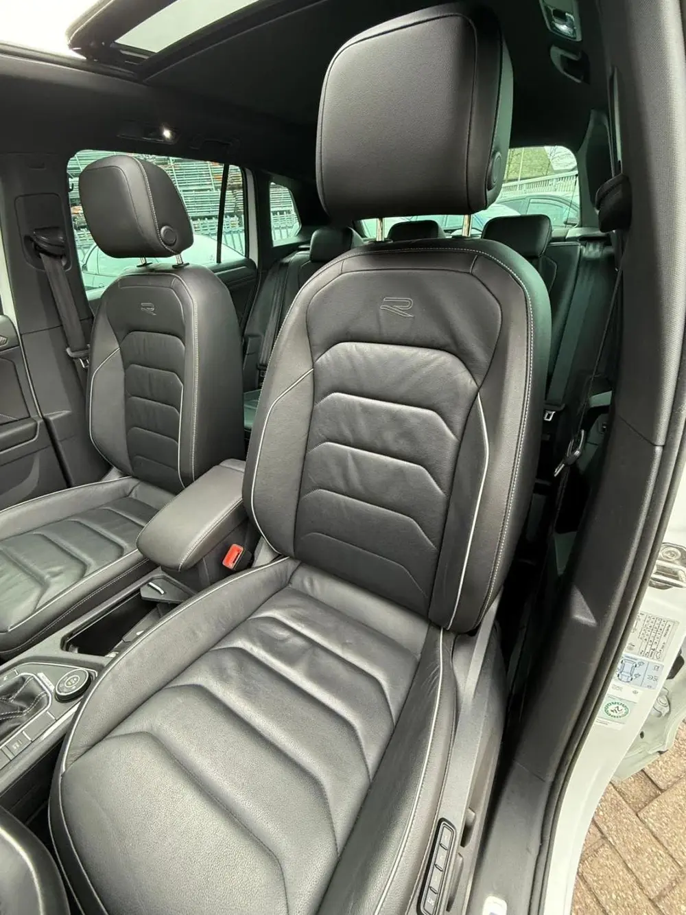 Volkswagen Tiguan 2.0 TSI 4Motion R-Line PANO*VIRTUAL*LEER! uit 2022, foto 12