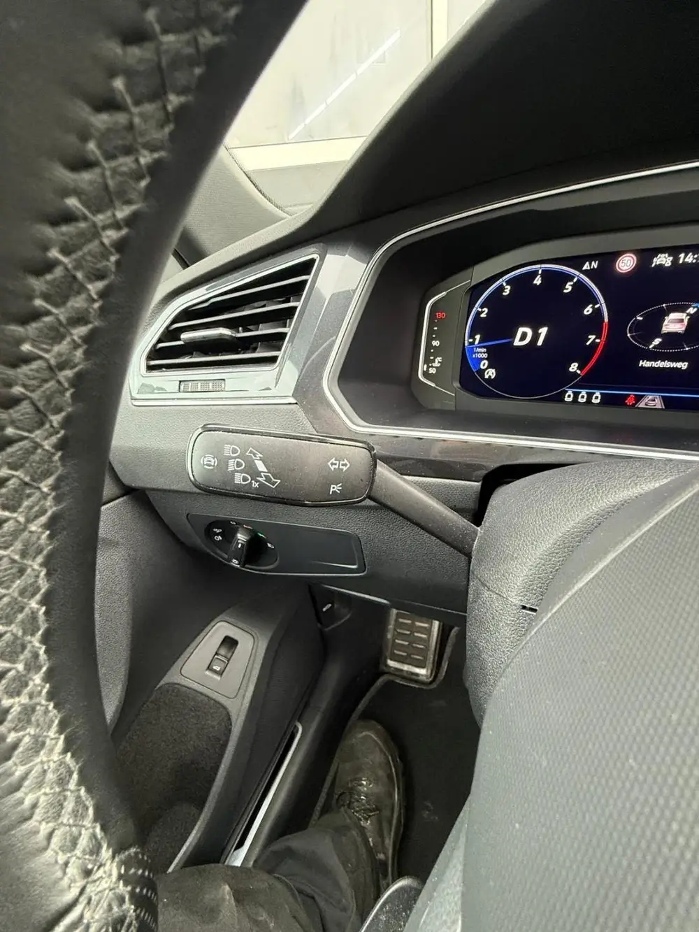 Volkswagen Tiguan 2.0 TSI 4Motion R-Line PANO*VIRTUAL*LEER! uit 2022, foto 19