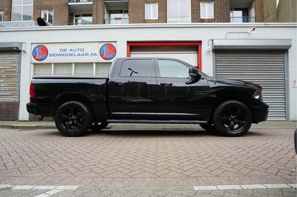 Dodge Ram 1500 5.7 V8 HEMI 4WD | BLACK OPTIC | Classic | 300 uit 2021, foto 2