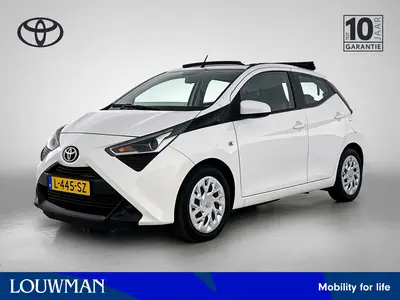 Toyota Aygo 1.0 VVT-i x-play cabrio uit 2021