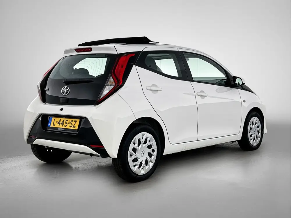 Toyota Aygo 1.0 VVT-i x-play cabrio uit 2021, foto 2