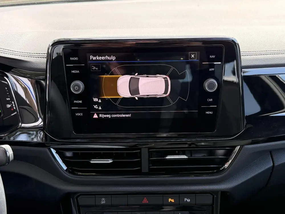 Volkswagen T-Roc 1.5 TSI Style automaat in nieuwstaat uit 2024, foto 15