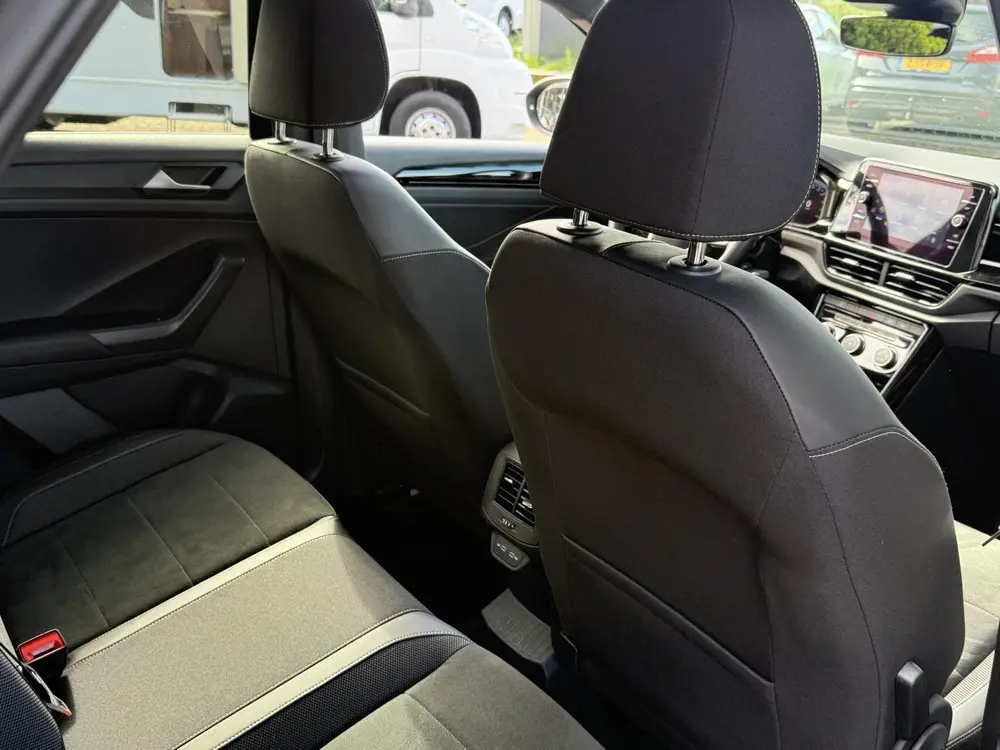 Volkswagen T-Roc 1.5 TSI Style automaat in nieuwstaat uit 2024, foto 7