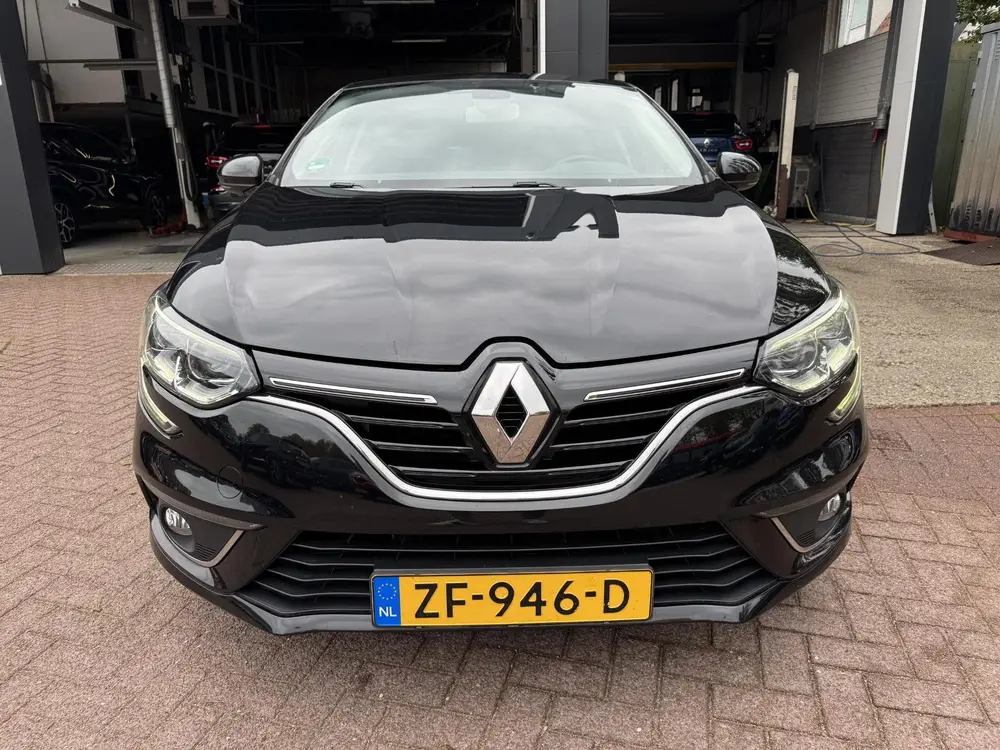 Renault Megane Mégane 1.3 TCe 130pk Limited uit 2019, foto 2