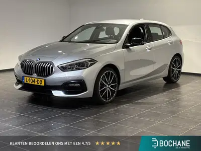 BMW 1-serie 120i High Executive uit 2021
