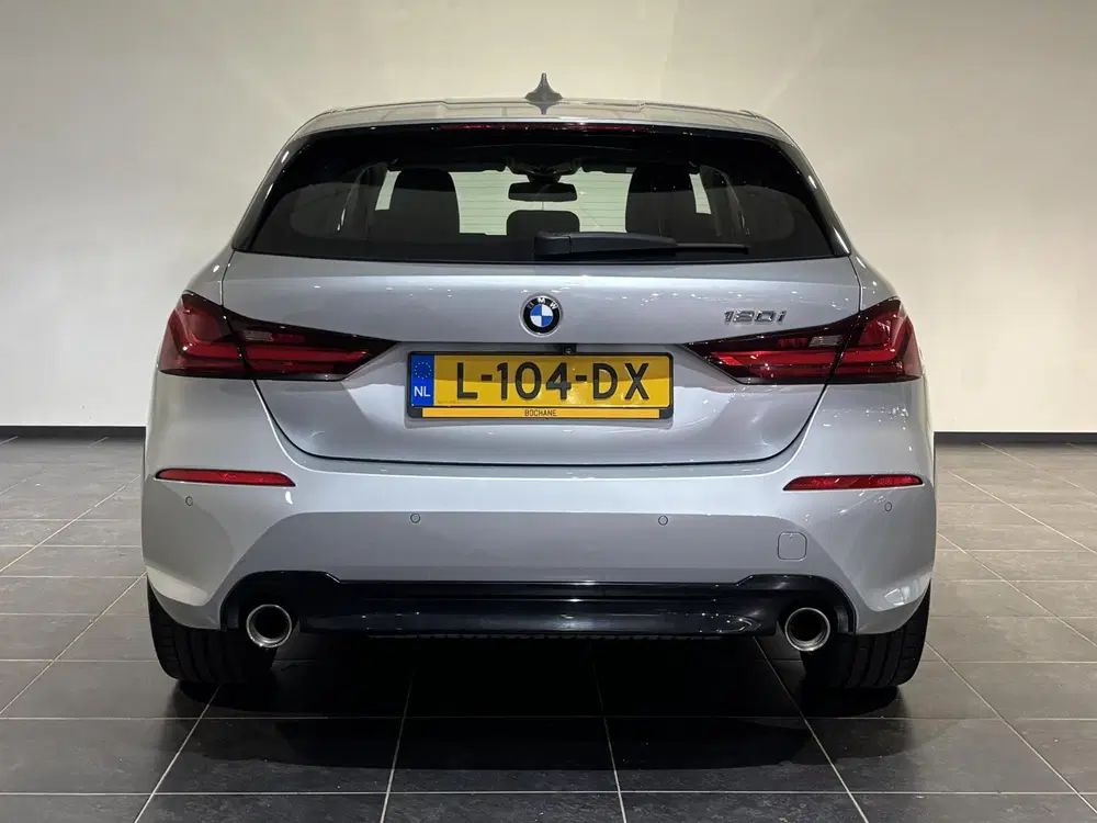 BMW 1-serie 120i High Executive uit 2021, foto 8