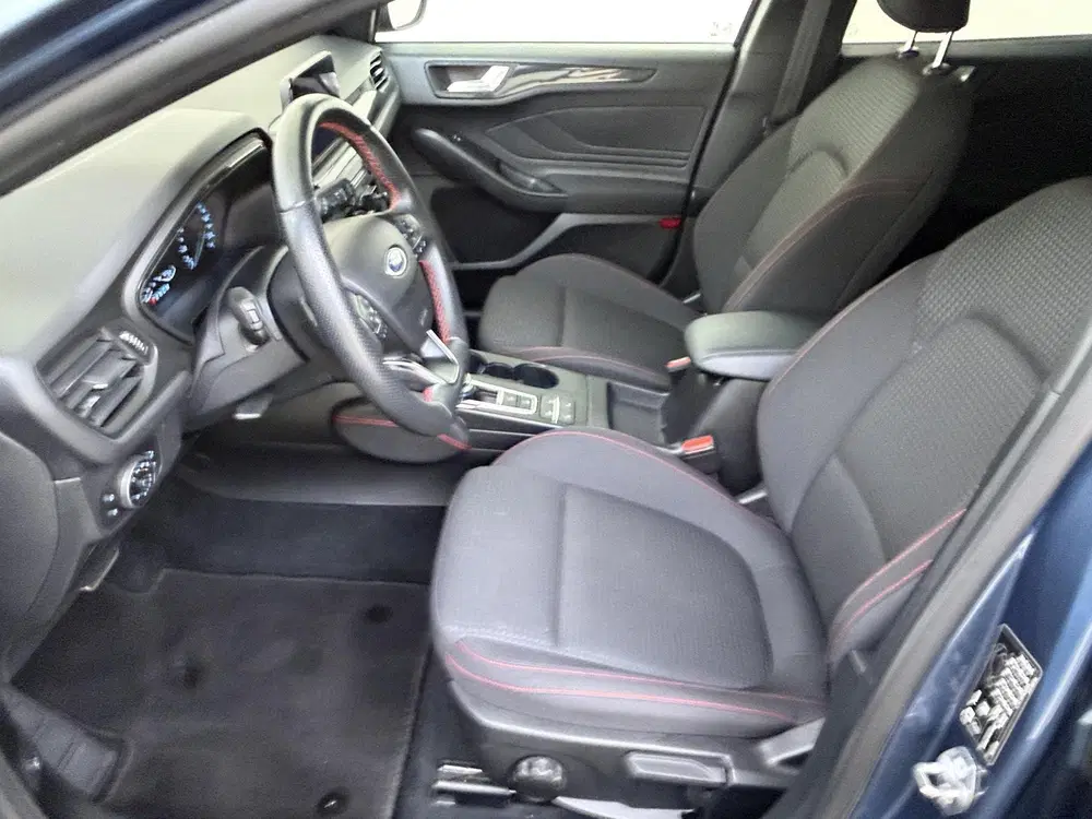 Ford Focus 1.5 EcoBoost 150 PK ST Line uit 2020, foto 19