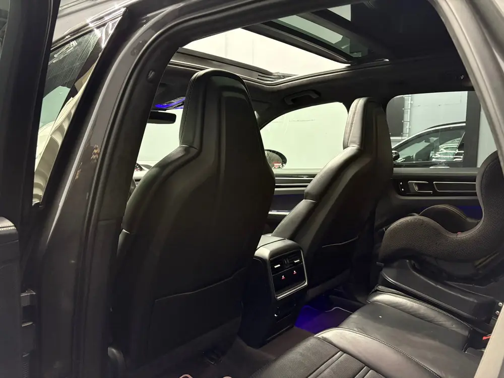 Porsche Cayenne 4.0 Turbo 4M Pano Burmester Stoelk uit 2019, foto 13