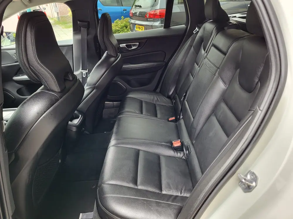 Volvo V60 2.0 T4 Inscription NAP garantie mogelijk t uit 2019, foto 11