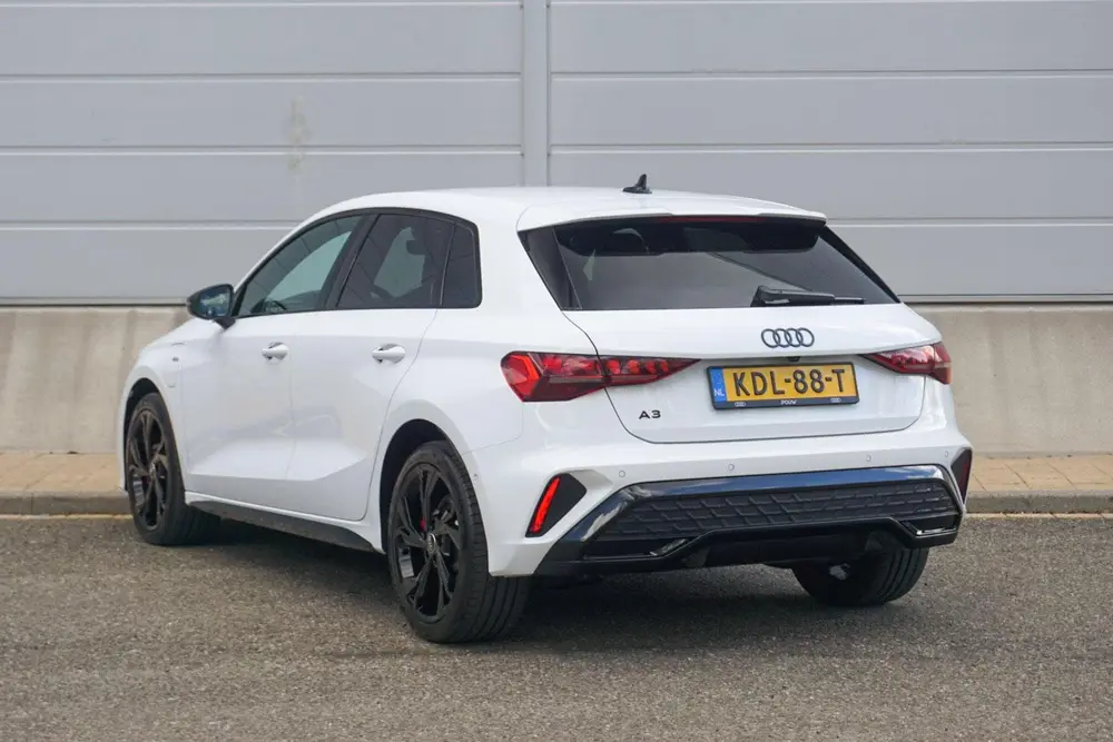 Audi A3 45 TFSIe 272pk S Edition Competition uit 2025, foto 10