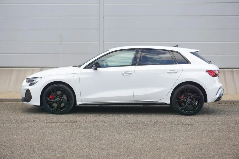 Audi A3 45 TFSIe 272pk S Edition Competition uit 2025, foto 11