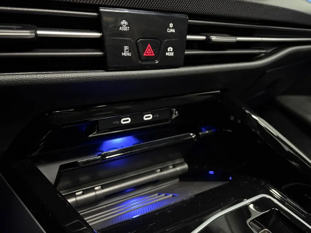 Volkswagen Golf GTI 2.0 Pano Headup Leer uit 2025, foto 16