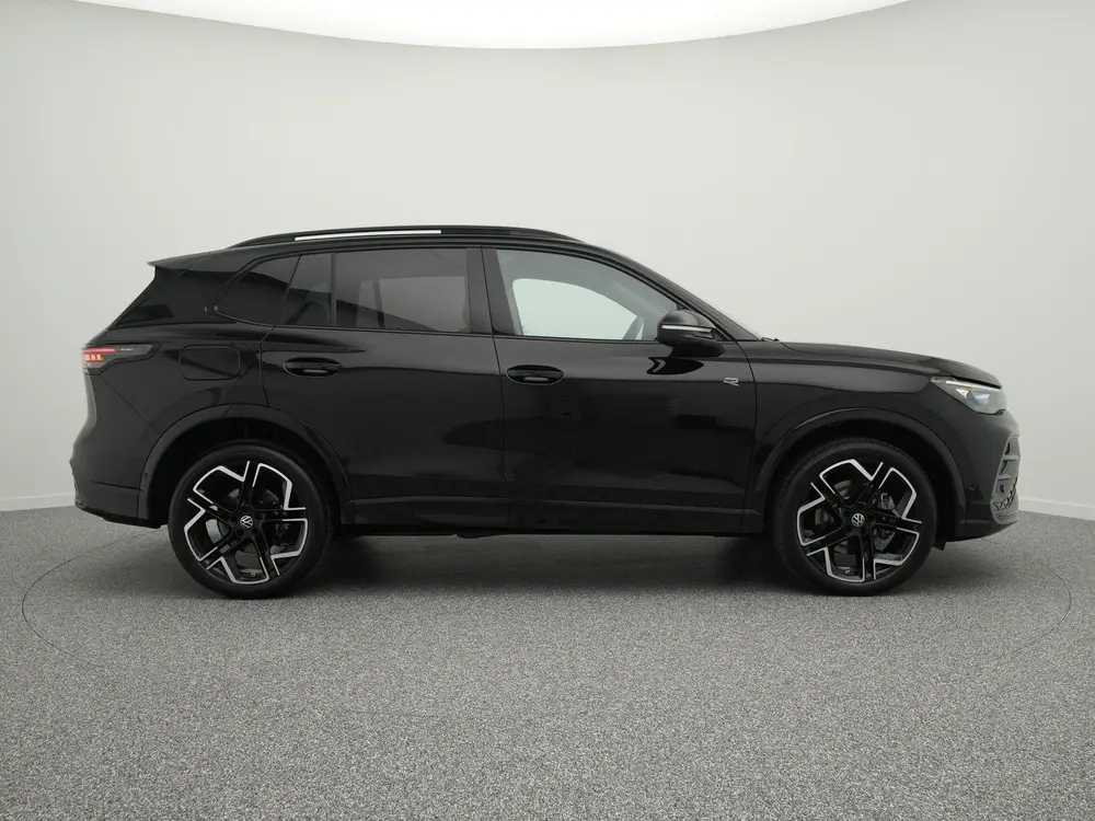 Volkswagen Tiguan 1.5 eHybrid 272PK R-Line Edition | Panoram uit 2025, foto 13