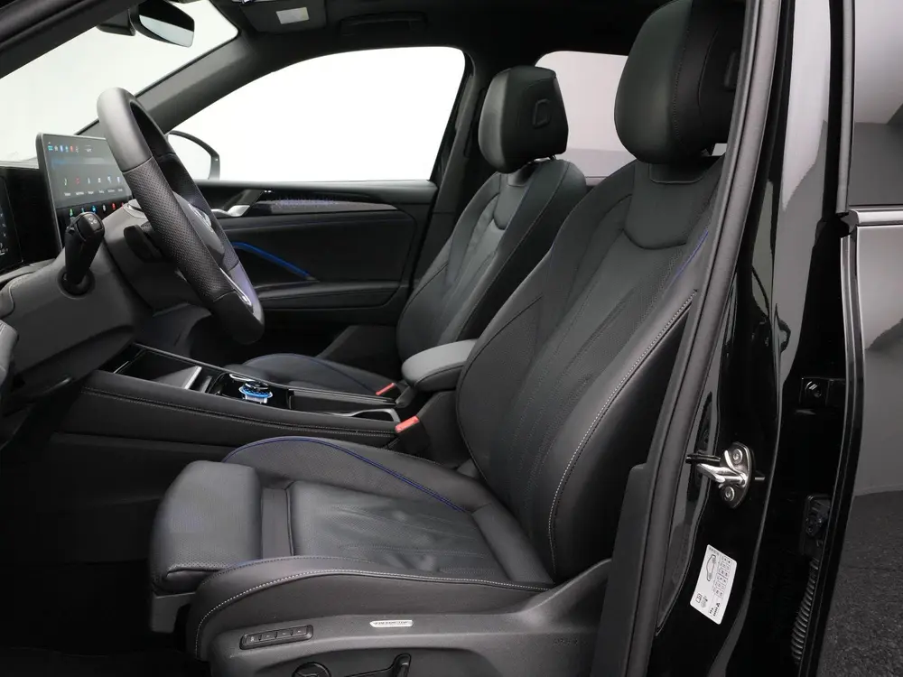Volkswagen Tiguan 1.5 eHybrid 272PK R-Line Edition | Panoram uit 2025, foto 19