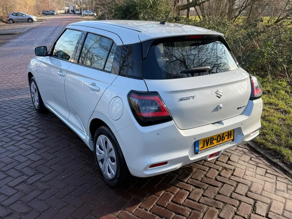 Suzuki Swift 1.2 Comfort Smart Hybrid 1 Eig. b.j.1-2025 uit 2025, foto 2