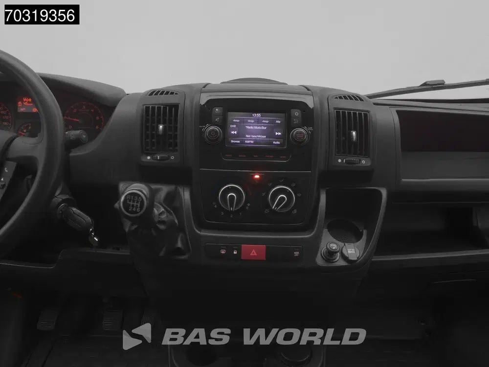 Peugeot Boxer Bakwagen Achterdeuren 140PK Navigatie Ca uit 2021, foto 15