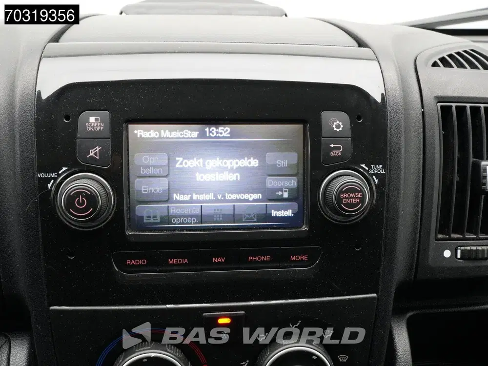 Peugeot Boxer Bakwagen Achterdeuren 140PK Navigatie Ca uit 2021, foto 16