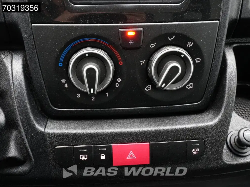 Peugeot Boxer Bakwagen Achterdeuren 140PK Navigatie Ca uit 2021, foto 19