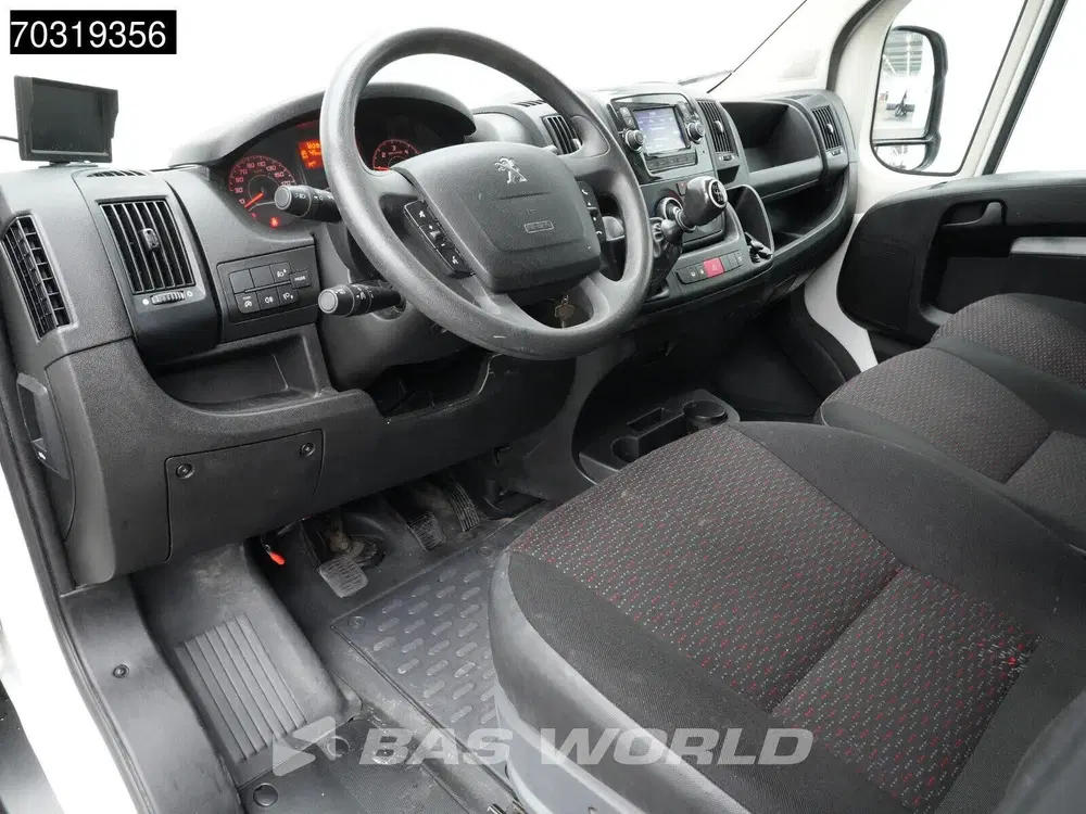 Peugeot Boxer Bakwagen Achterdeuren 140PK Navigatie Ca uit 2021, foto 3