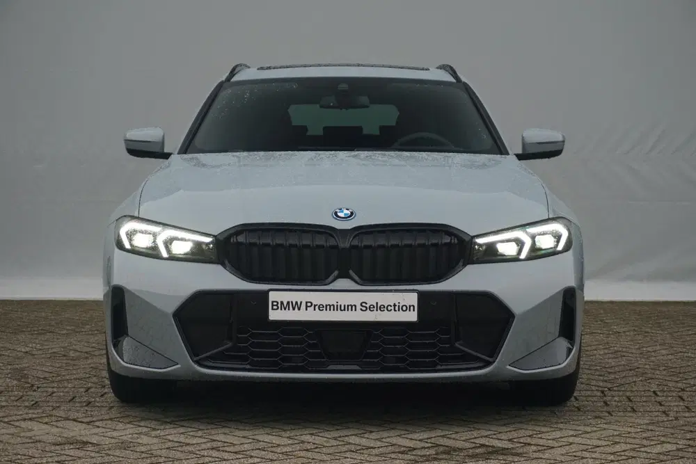 BMW 3-serie Touring 320e uit 2024, foto 3