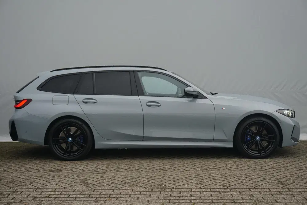 BMW 3-serie Touring 320e uit 2024, foto 4
