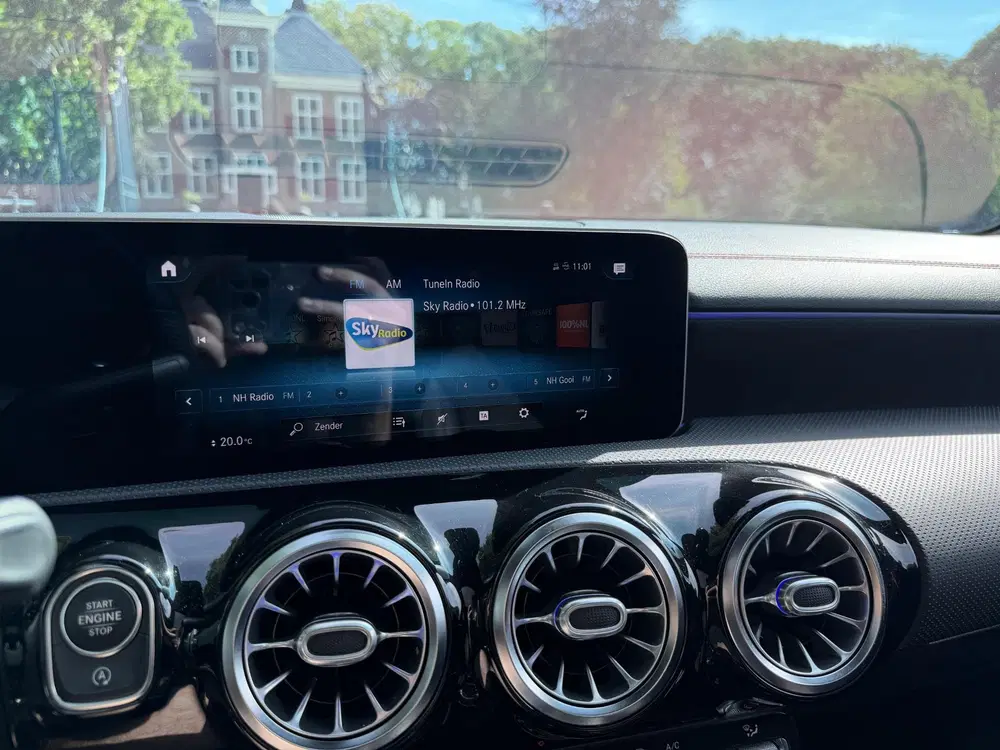 Mercedes-Benz CLA AMG 35 4MATIC Premiu uit 2020, foto 16