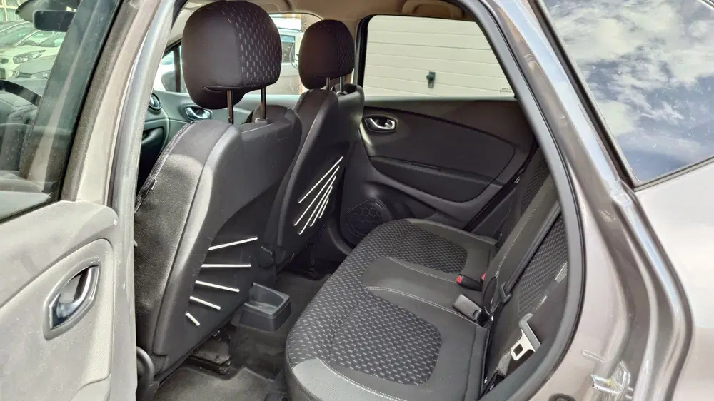 Renault Captur 1.3 TCe Intens Automaat uit 2019, foto 10