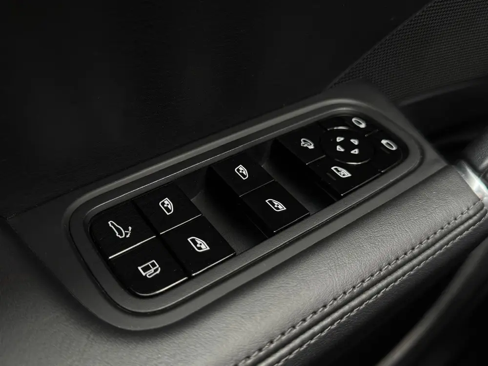 Porsche Cayenne 3.0 E-Hybrid uit 2020, foto 10