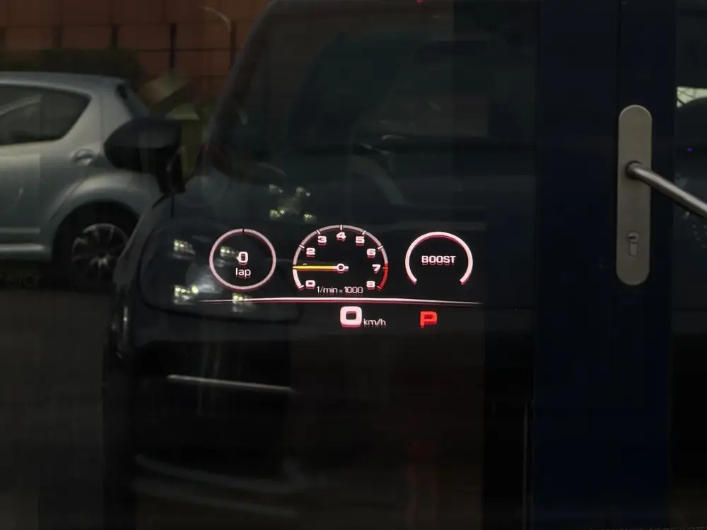 Porsche Cayenne 3.0 E-Hybrid uit 2020, foto 16