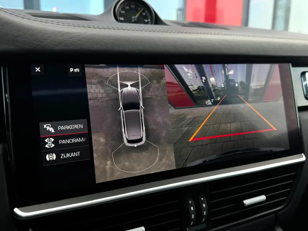 Porsche Cayenne 3.0 E-Hybrid uit 2020, foto 20