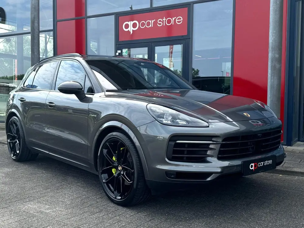 Porsche Cayenne 3.0 E-Hybrid uit 2020, foto 3