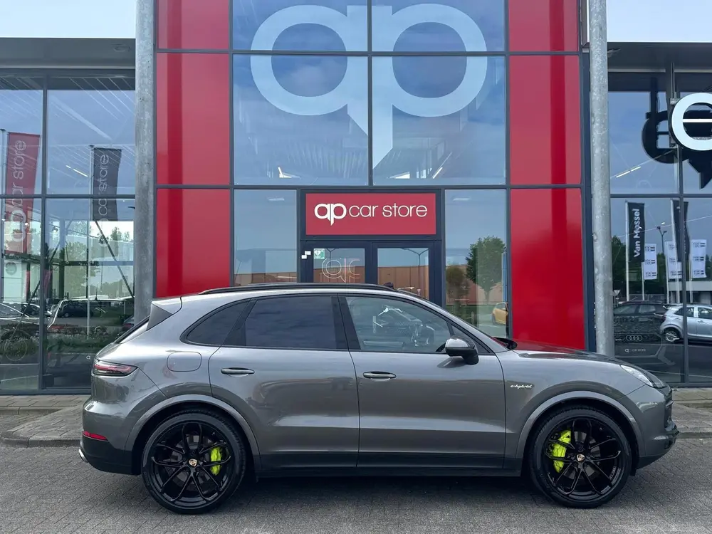 Porsche Cayenne 3.0 E-Hybrid uit 2020, foto 4