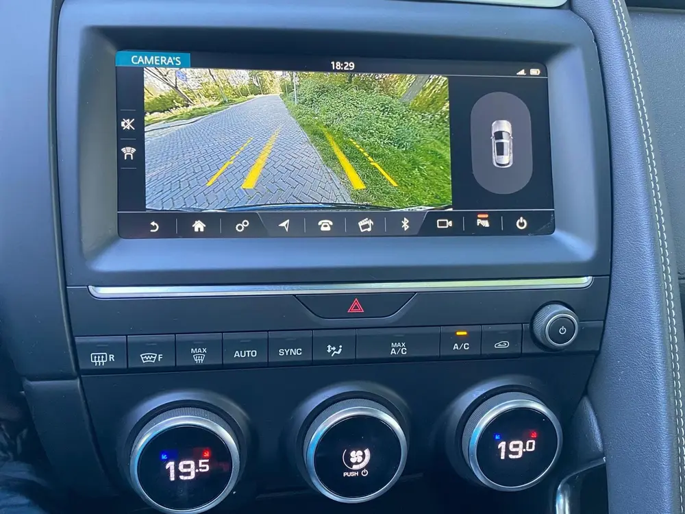 Jaguar E-Pace 2.0 D180 AWD HSE 1 Eig. b.j. 12-2019 R-Dynamic uit 2019, foto 16