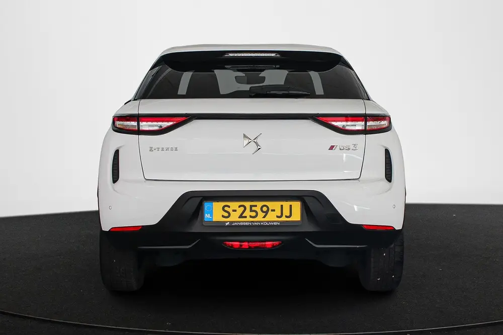 DS Automobiles DS 3 Crossback DS 3 Crossback E-Tense Performance Line 50 uit 2023, foto 15