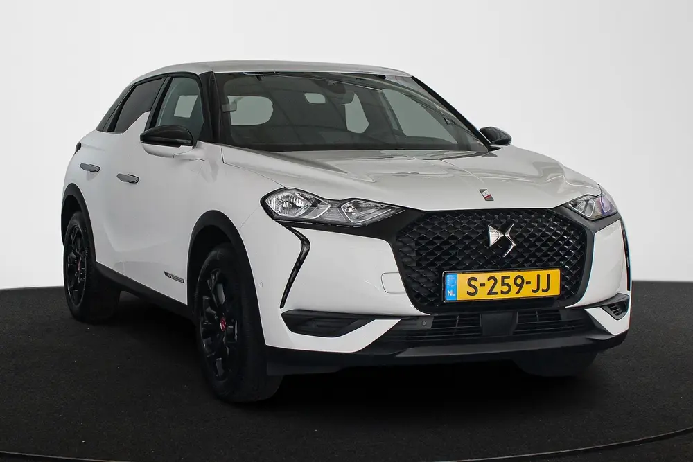 DS Automobiles DS 3 Crossback DS 3 Crossback E-Tense Performance Line 50 uit 2023, foto 2