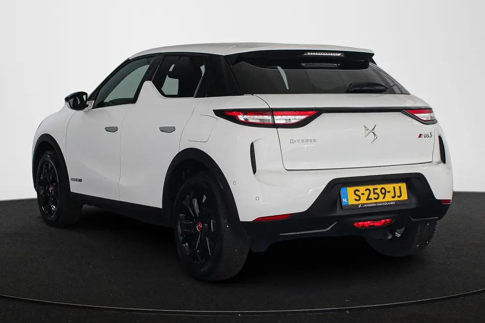 DS Automobiles DS 3 Crossback DS 3 Crossback E-Tense Performance Line 50 uit 2023, foto 4