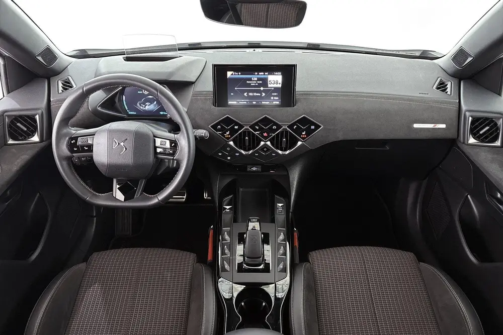 DS Automobiles DS 3 Crossback DS 3 Crossback E-Tense Performance Line 50 uit 2023, foto 7