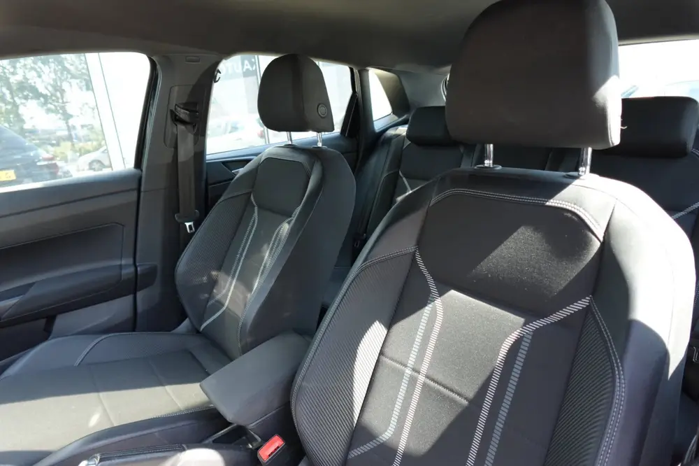Volkswagen Polo 1.0 TSI Highline PDC CARPLAY uit 2019, foto 5