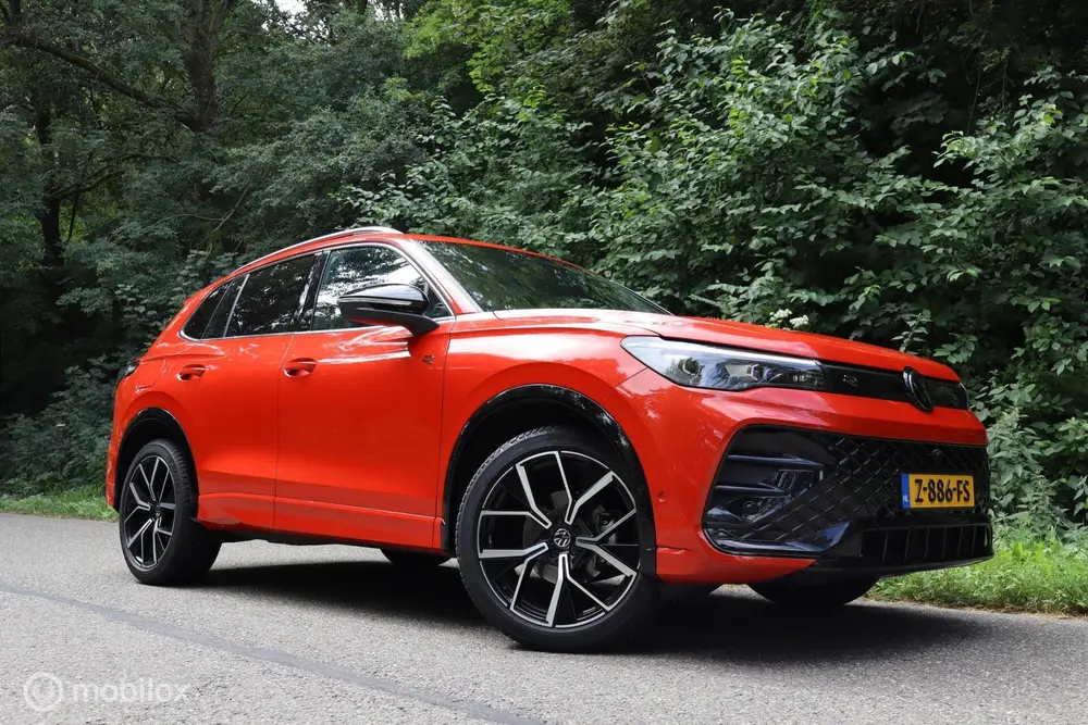 Volkswagen Tiguan 1.5 eTSI R-Line Business | Massage | H&K | uit 2024