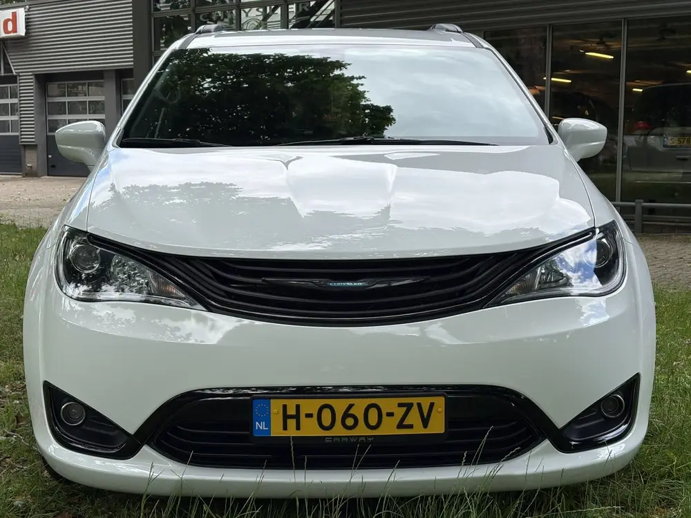 Chrysler Pacifica 3.6 V6 Hybrid Touring (bj 2019, automaat) uit 2019, foto 2