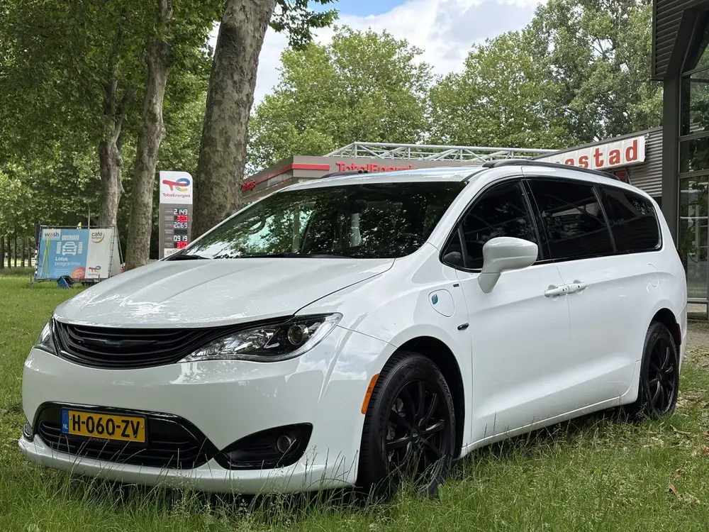 Chrysler Pacifica 3.6 V6 Hybrid Touring (bj 2019, automaat) uit 2019, foto 3