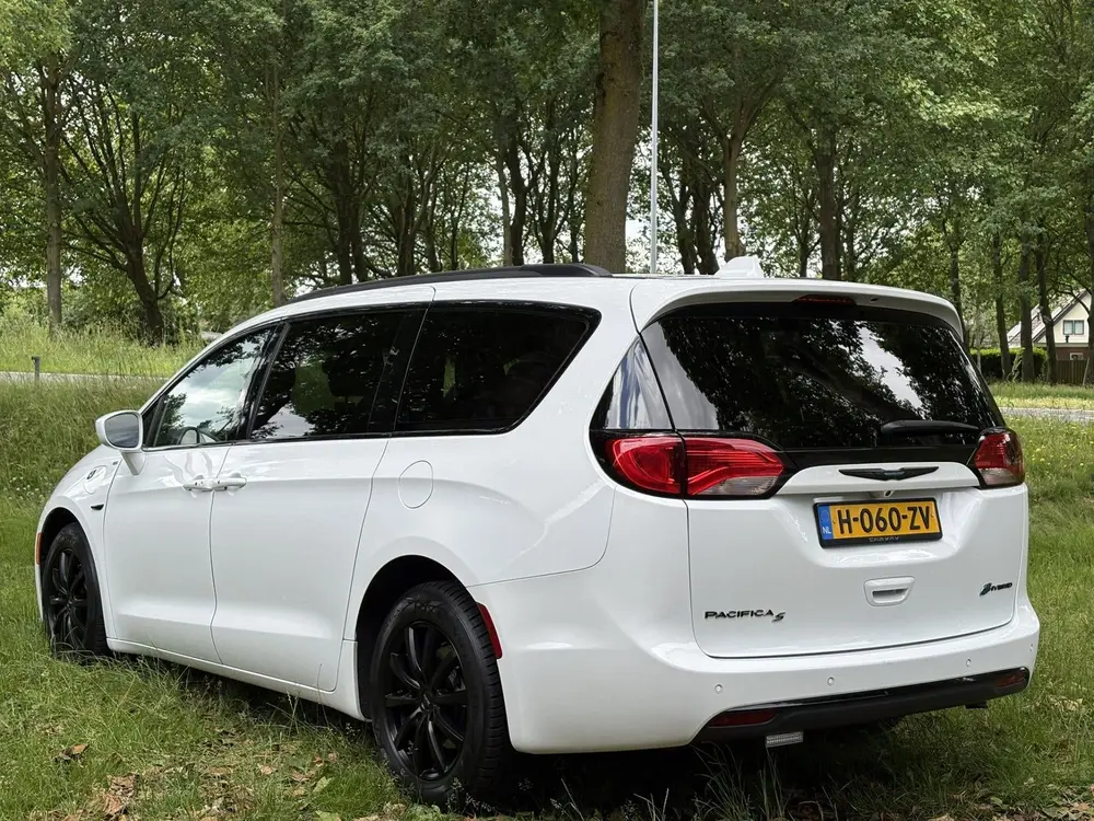 Chrysler Pacifica 3.6 V6 Hybrid Touring (bj 2019, automaat) uit 2019, foto 4