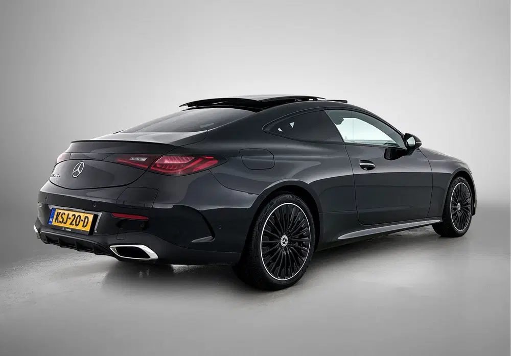 Mercedes-Benz CLE CLE Coupé 300 e AMG Plug-In Hybride uit 2025, foto 2