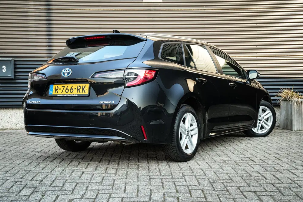 Toyota Corolla 1.8 Hybrid Active uit 2022, foto 2