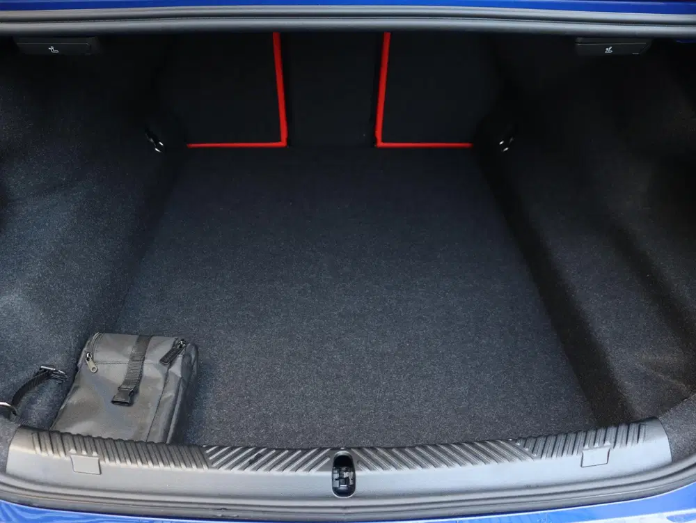 BMW M5 Sedan uit 2025, foto 11