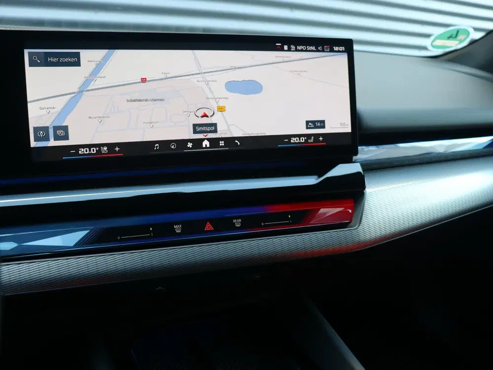 BMW M5 Sedan uit 2025, foto 18