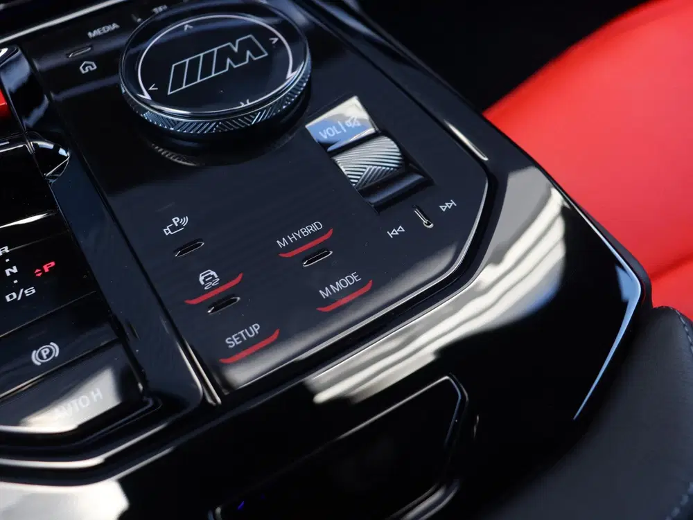BMW M5 Sedan uit 2025, foto 20