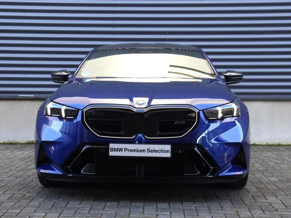 BMW M5 Sedan uit 2025, foto 3