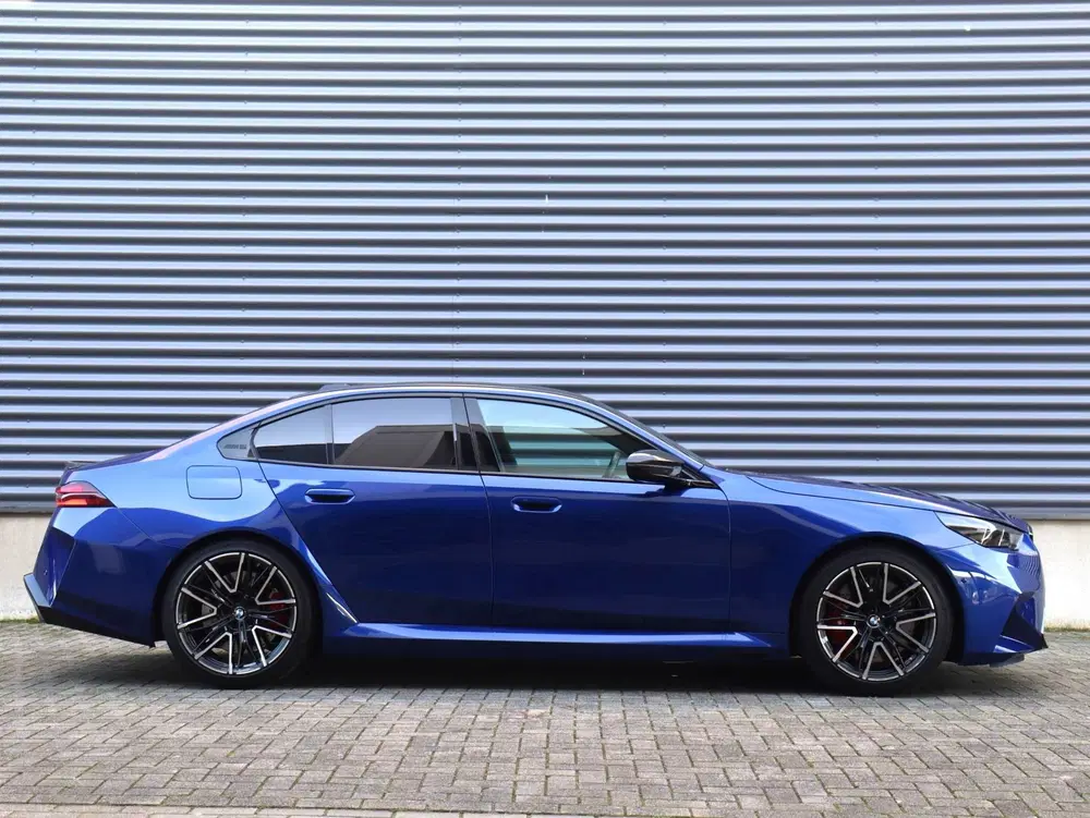 BMW M5 Sedan uit 2025, foto 5