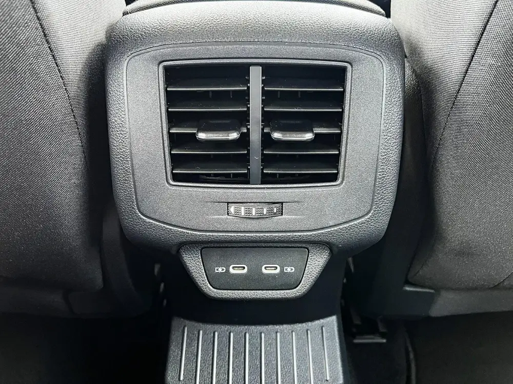 Volkswagen T-Roc 1.0 TSI 110pk 75 Edition | Navigatie | Came uit 2022, foto 20